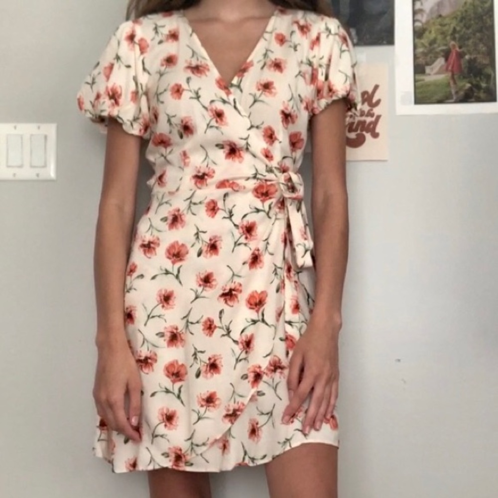 FOREVER 21 FLORAL WRAP DRESS